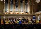 Benefiz Neujahrskonzert Orchester auf der Bühne