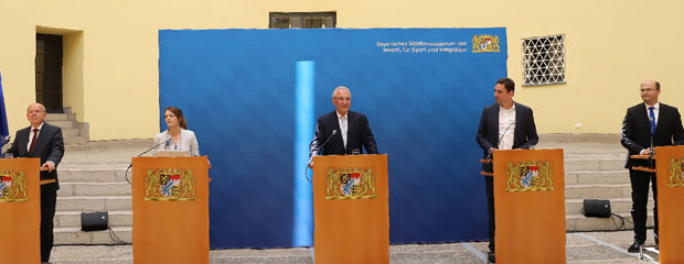 Pressekonferenz von Bayerns Innenminister Joachim Herrmann mit Justizminister Georg Eisenreich, Finanzminister Albert Füracker, Digitalministerin Judith Gerlach und Dr. Burkhard Körner, Präsident des Bayerischen Landesamtes für Verfassungsschutz, zur ressortübergreifenden Cyberabwehr Bayern