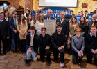 Gruppenfoto von Preisträgerinnen und Preisträgern, Innenminister Joachim Herrmann und Weiteren