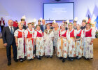 Gruppenbild mit Innenminister Joachim Herrmann, Wirtschaftsminister Hubert Aiwanger und Heimatvertriebenen in Tracht