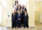 Gruppenfoto mit Innenminister Joachim Herrmann und Offiziersanwärterinnen und Offiziersanwärter