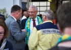 Innenminister Herrmann im Gespräch mit Einsatzkräften
