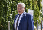 Innenminister Herrmann im Vorbeigehen