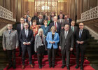 Gruppenfoto der Innenministerinnen und Innenminister sowie die Innensenatorinnen und Innensenatoren der Länder und Bundesinnenministerin Faeser