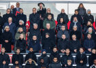 Blick auf Tribüne mit prominenten Persönlichkeiten