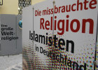 Innenstaatssekretär Gerhard Eck hat die Ausstellung „Die missbrauchte Religion – Islamisten in Deutschland“ eröffnet. 
