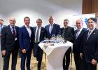 22. Februar: Bayerns Innen- und Sportminister Joachim Herrmann lobt beim Wassersportforum des Bayerischen Seglerverbands (BSV) auf der Reise- und Freizeitmesse 'f.r.e.e' die hervorragende Arbeit des BSV. "Durch seine gründliche Ausbildung und sein großartiges Engagement sorgt der Bayerische Seglerverband höchst erfolgreich dafür, dass wir durch unsere bayerischen Nachwuchsleistungssportler vorbildlich nach außen repräsentiert werden. Denn auf unsere bayerischen Segler kann man zum Beispiel bei Olympischen Spielen immer zählen", so Herrmann im Hinblick auf die seit 1964 ununterbrochene Teilnahme bayerischer Segler an den Olympischen Sommerspielen. "Die phänomenalen Erfolge unserer Spitzensportlerinnen und sportler gäbe es ohne die bestmögliche Förderung des Nachwuchsleistungssports nicht", sagte der Sportminister.