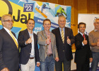 Günther Lommer (Präsident des Bayerischen Landessportverbands), Michael Greis (dreifacher Biathlon-Olympiasieger von 2006), Alexander Resch (Rodel-Olympiasieger von 2002), Sportminister Joachim Herrmann, Peter Schlickenrieder (DSV-Vizepräsident) und Uwe Müssiggang (Bundestrainer Biathlon) werben am 17. Oktober 2013 in München für Olympia 2022.